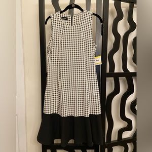 Anne Klein A-line black and ivory houndstooth dress